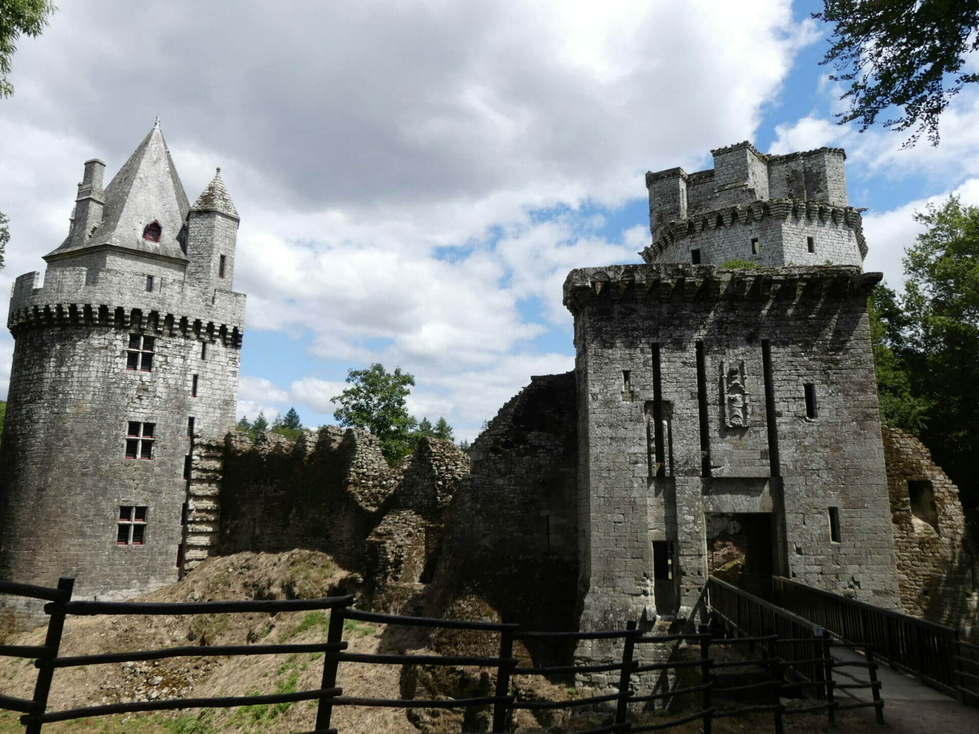 On a visité la forteresse de Largoët à Elven !